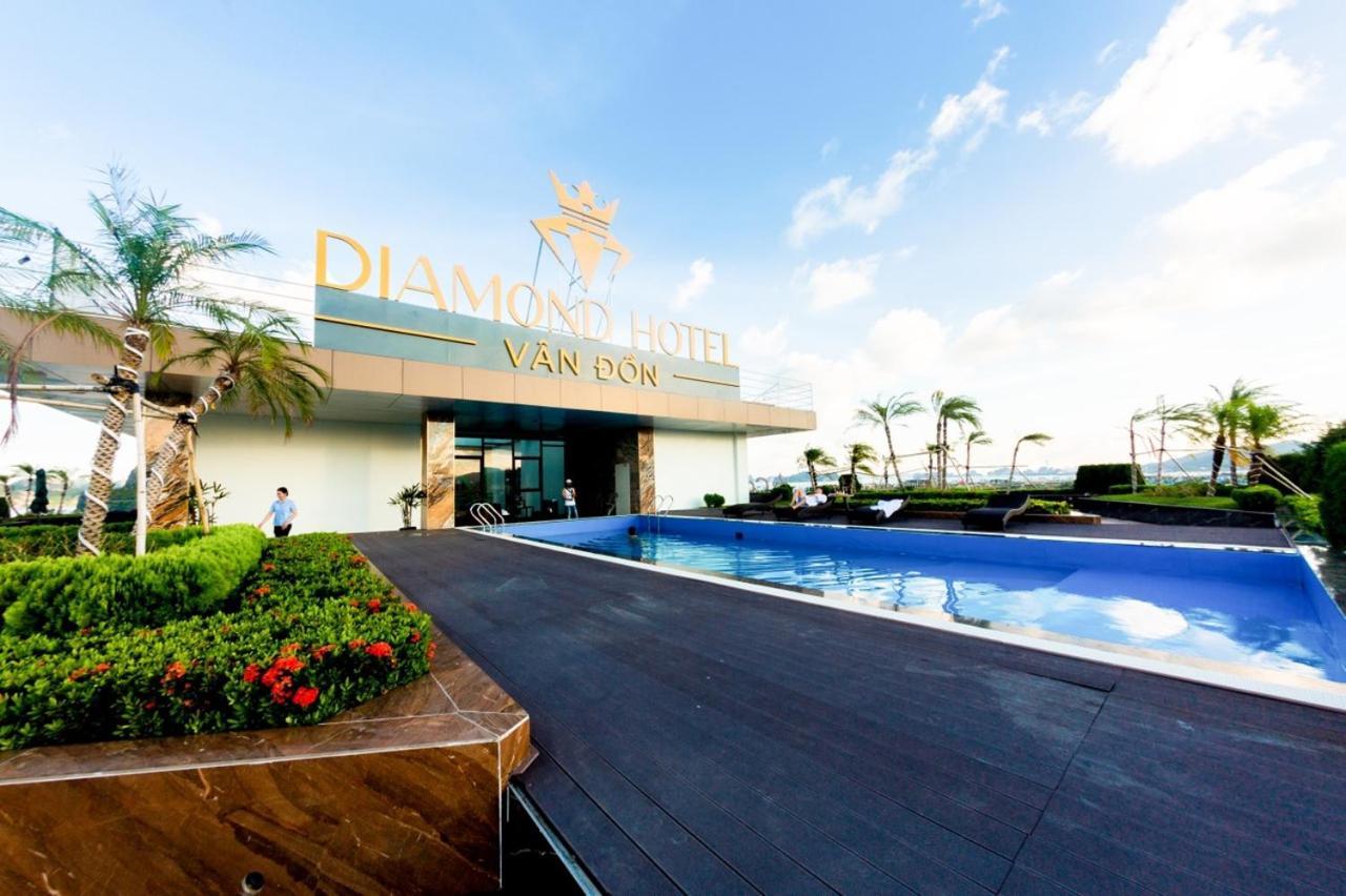 Diamond Hotel Van Don Cam Pha Exterior photo