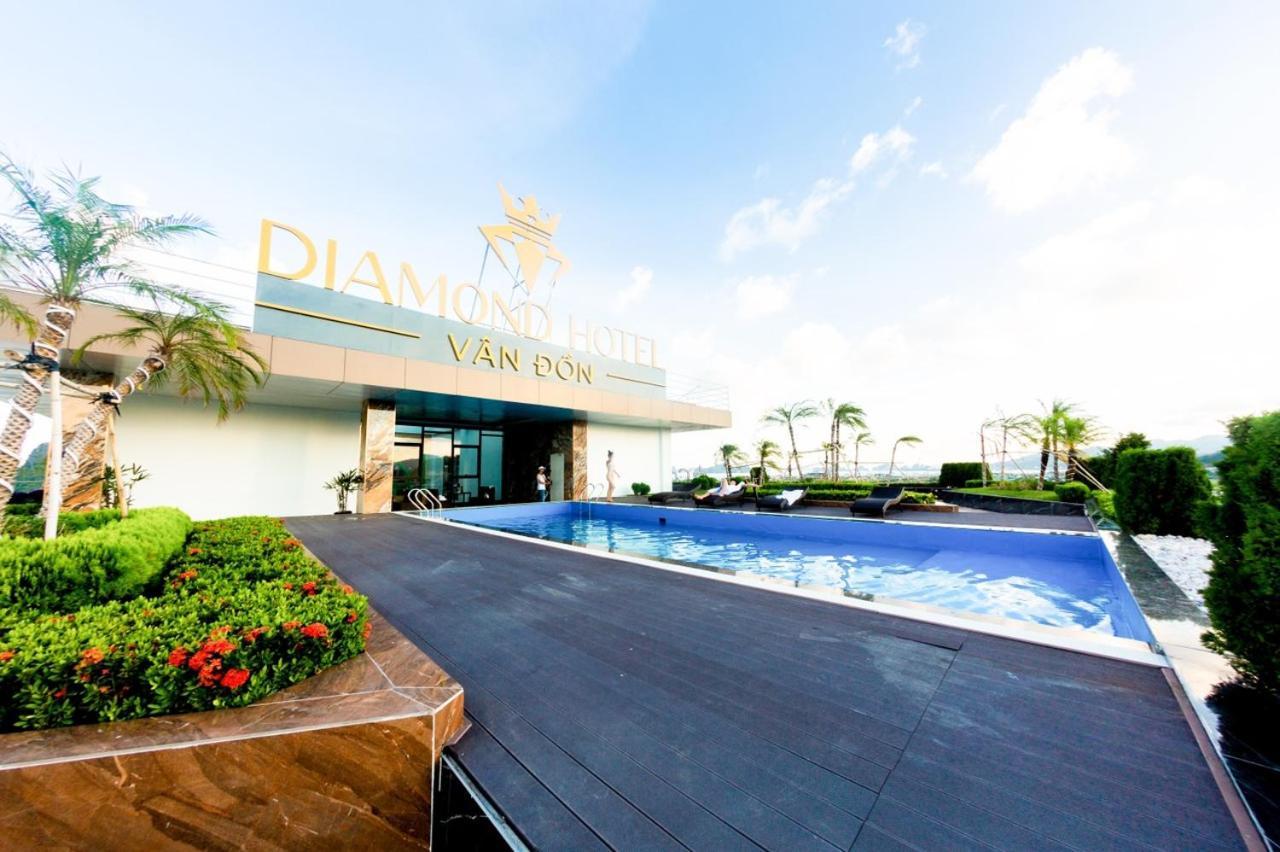 Diamond Hotel Van Don Cam Pha Exterior photo